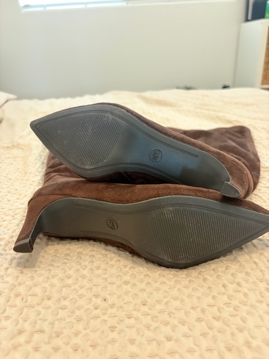 Women's Brown Knee-High Suede Boots - Picture 3 of 4